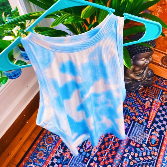 Baby Blue Tie Dye Ribbed Crop Top ✨ - Picture 2 of 3